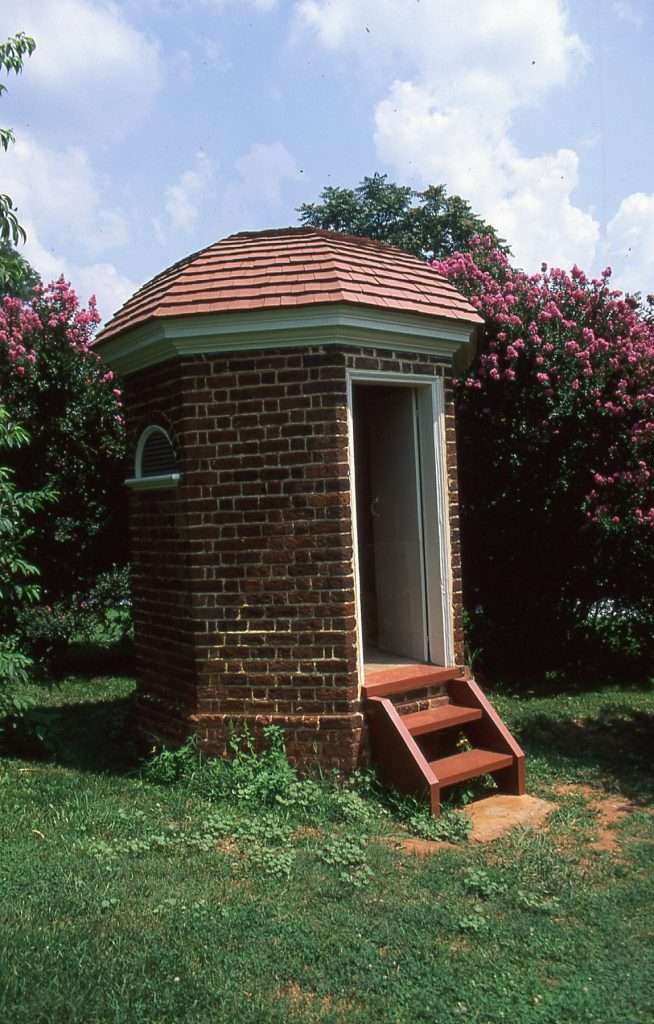 Octagonal Privy at Poplar Forest